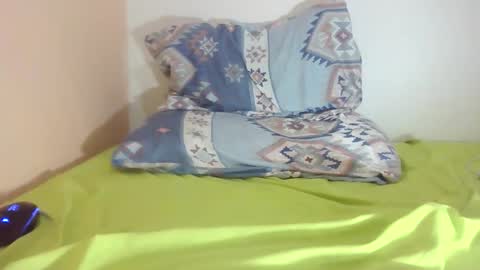 moncef122 online show from October 14, 2025, 8:31 pm