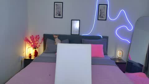moneyforpeaches online show from May 15, 2026, 5:31 pm