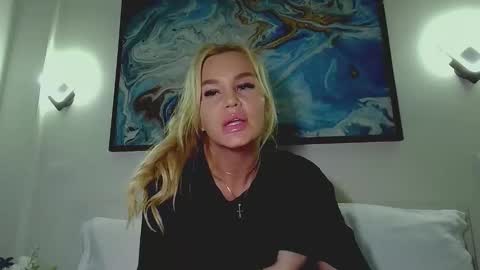 Monica online show from October 10, 2025, 4:33 am