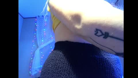 Snapshot of monica_lily chatting on January 22, 2025, 4:33 pm Monica online show from January 22, 2025, 4:33 pm