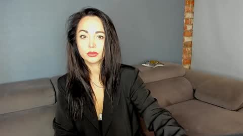 monica_weisss online show from January 25, 2025, 5:19 pm