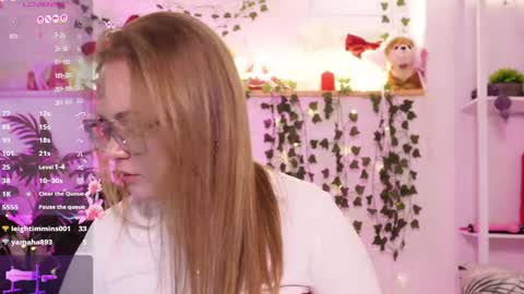 monicaasis online show from April 16, 2026, 9:39 pm