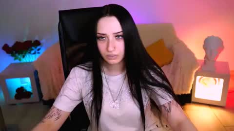 Snapshot of monicalowes chatting on July 15, 2026, 7:57 am monicalowes online show from July 15, 2026, 7:57 am