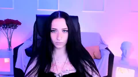 Snapshot of monicalowes chatting on July 29, 2026, 7:39 am monicalowes online show from July 29, 2026, 7:39 am