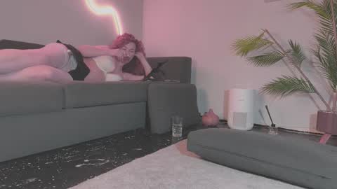 Snapshot of monicami chatting on February 16, 2026, 11:06 am Monica online show from February 16, 2026, 11:06 am