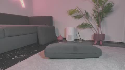 Snapshot of monicami chatting on March 8, 2026, 2:21 pm Monica online show from March 8, 2026, 2:21 pm