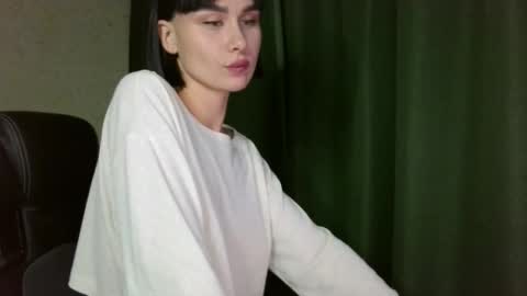 monicapeach_ online show from September 10, 2025, 10:32 pm