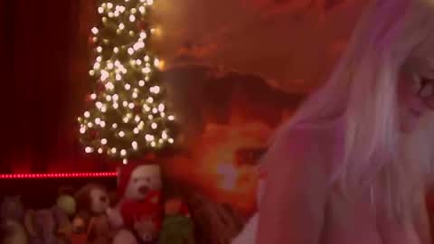 Snapshot of monicutex chatting on January 1, 2025, 6:47 am Monika online show from January 1, 2025, 6:47 am