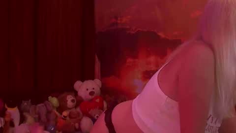 Snapshot of monicutex chatting on November 15, 2025, 3:37 am Monika online show from November 15, 2025, 3:37 am