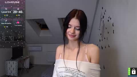 Snapshot of monika_mikado chatting on December 4, 2025, 12:31 am monika_mikado online show from December 4, 2025, 12:31 am