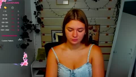 Snapshot of monika_youu chatting on July 20, 2026, 7:11 am Monika online show from July 20, 2026, 7:11 am
