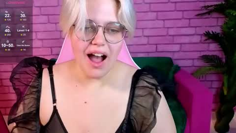 Monica online show from October 16, 2025, 9:21 am