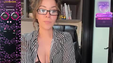 Snapshot of monilee69 chatting on January 28, 2025, 10:34 pm Monilee online show from January 28, 2025, 10:34 pm