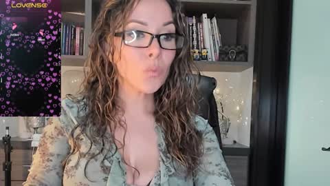 Snapshot of monilee69 chatting on January 30, 2025, 8:21 pm Monilee online show from January 30, 2025, 8:21 pm