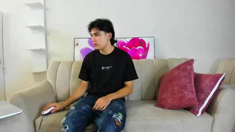 monky_0002 online show from April 2, 2026, 1:42 pm