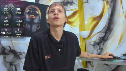 mono_blonde online show from May 19, 2026, 11:49 am