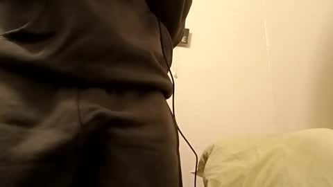 Snapshot of monster960002 chatting on December 2, 2025, 1:00 am monster960002 online show from December 2, 2025, 1:00 am