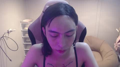 ELYSE A SIMPLE GIRL online show from January 22, 2025, 10:40 am