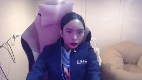 ELYSE A SIMPLE GIRL online show from February 3, 2025, 8:02 am