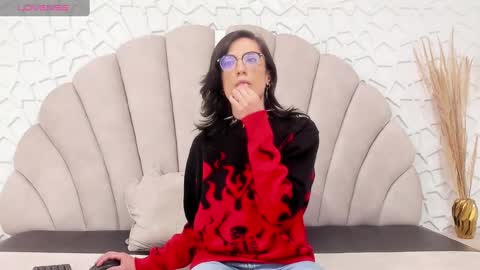 Snapshot of monsterhole91 chatting on December 9, 2024, 7:18 pm Linda Darling online show from December 9, 2024, 7:18 pm