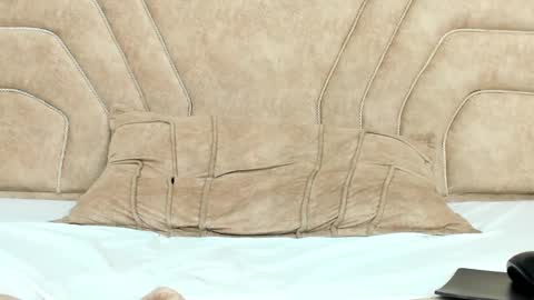 Snapshot of monsterhole91 chatting on December 19, 2024, 11:46 pm Linda Darling online show from December 19, 2024, 11:46 pm