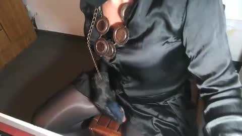 Snapshot of montero81 chatting on April 23, 2026, 8:33 pm Sabrina online show from April 23, 2026, 8:33 pm