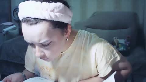 moodiemira online show from September 29, 2025, 4:01 pm