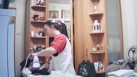 moodiemira online show from November 25, 2025, 9:09 am