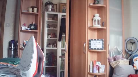 moodiemira online show from March 11, 2026, 2:01 pm