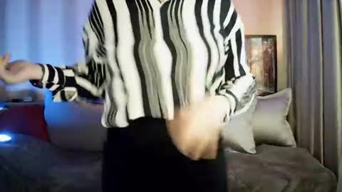 moodiemira online show from June 17, 2026, 5:47 pm