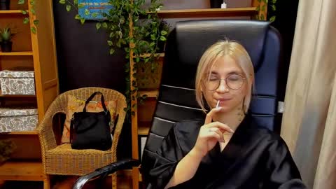 Katrin online show from December 7, 2024, 4:47 pm