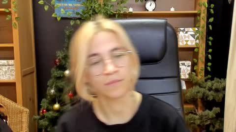Katrin online show from December 23, 2024, 4:06 pm