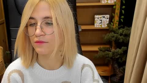 Katrin online show from December 26, 2024, 3:27 am