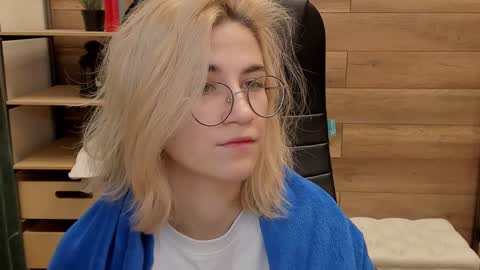 Katrin online show from January 2, 2025, 10:22 pm