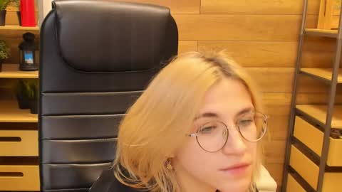 Katrin online show from January 22, 2025, 9:54 pm