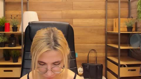 Katrin online show from January 28, 2025, 2:00 am