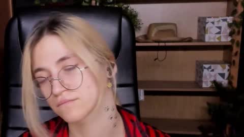 Katrin online show from March 7, 2025, 7:27 pm