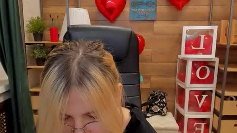 Katrin online show from March 8, 2025, 9:08 pm