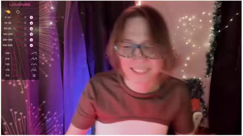 Snapshot of moon__girl chatting on December 15, 2024, 10:15 pm Roxy online show from December 15, 2024, 10:15 pm