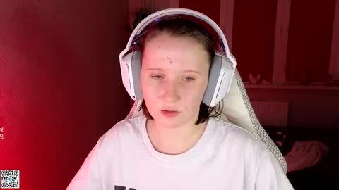 Lola online show from September 15, 2025, 3:56 pm