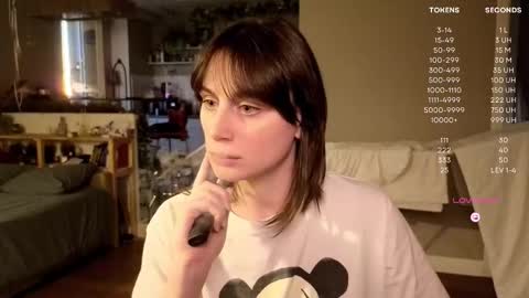 Luna  online show from October 21, 2025, 2:29 pm