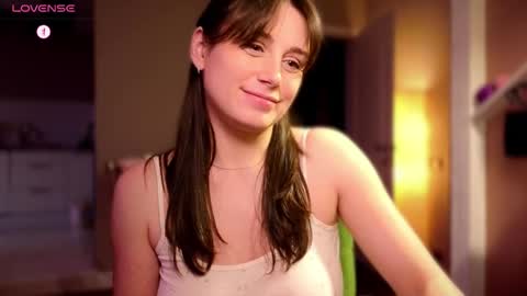 Luna  online show from April 28, 2026, 4:01 pm