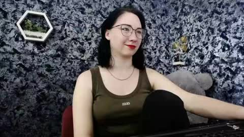 Snapshot of moon_foxy_ chatting on May 12, 2026, 7:11 pm Diana online show from May 12, 2026, 7:11 pm