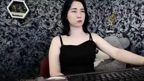Snapshot of moon_foxy_ chatting on May 16, 2026, 7:23 pm Diana online show from May 16, 2026, 7:23 pm