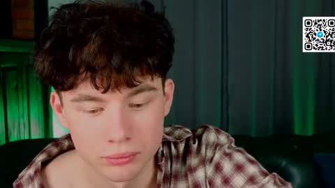 Snapshot of moon_gloww chatting on March 17, 2026, 7:06 pm moon_gloww online show from March 17, 2026, 7:06 pm