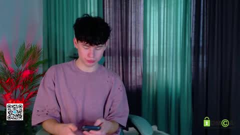 Snapshot of moon_gloww chatting on March 28, 2026, 2:22 am moon_gloww online show from March 28, 2026, 2:22 am