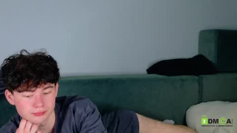 Snapshot of moon_gloww chatting on April 15, 2026, 5:58 am moon_gloww online show from April 15, 2026, 5:58 am