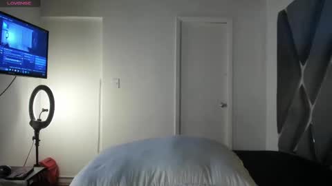 Luna  online show from October 6, 2025, 6:38 pm