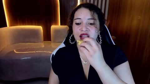 Online 800 to 1400 online show from November 12, 2025, 1:33 pm