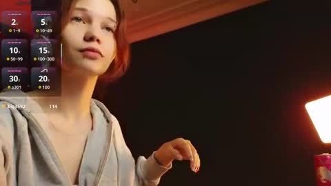Snapshot of moonberry_yi chatting on June 10, 2026, 8:52 pm VIPER online show from June 10, 2026, 8:52 pm